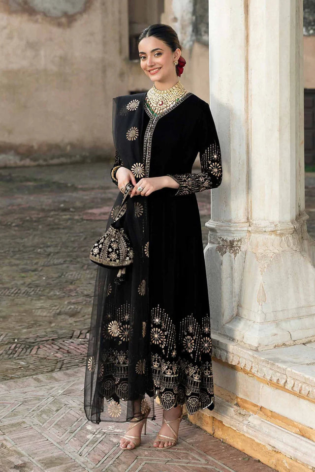 Zainab Chotani ZC-233 Embroidered Velvet Three piece Winter Collection...BL